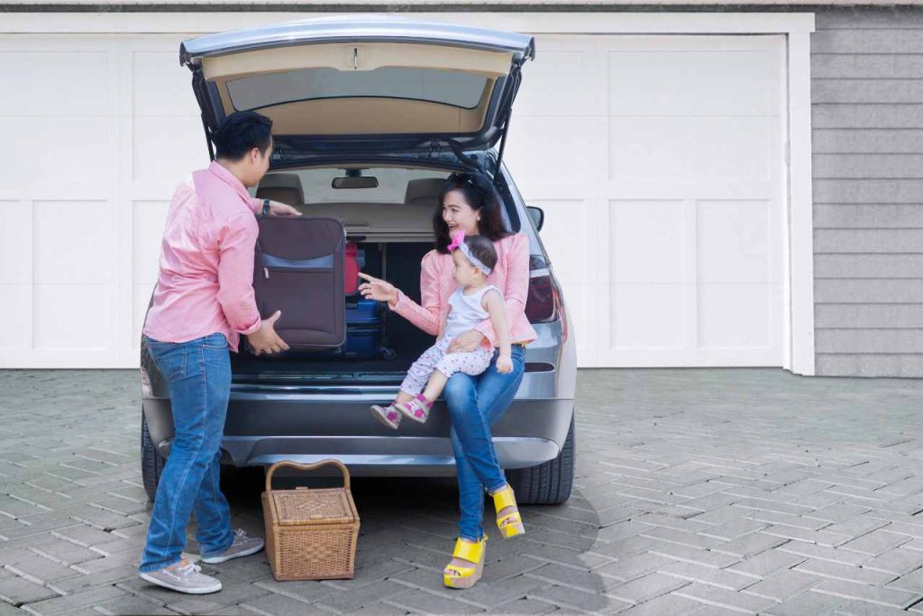 Kenapa Wisatawan Lebih Suka Sewa Mobil Dibanding Transportasi Online?